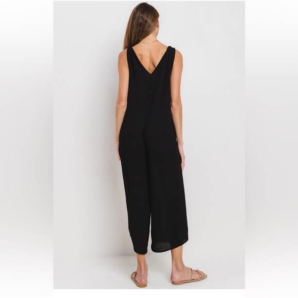 30 Fabulous Solid Sleeveless V-neck Jumpsuit - Picture 6 of 6